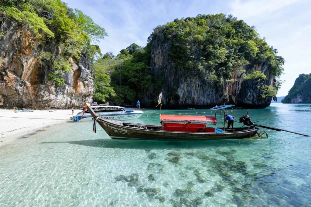 The Ultimate Guide: Best Time to Visit Thailand (Weather, Regions, & Festivals)